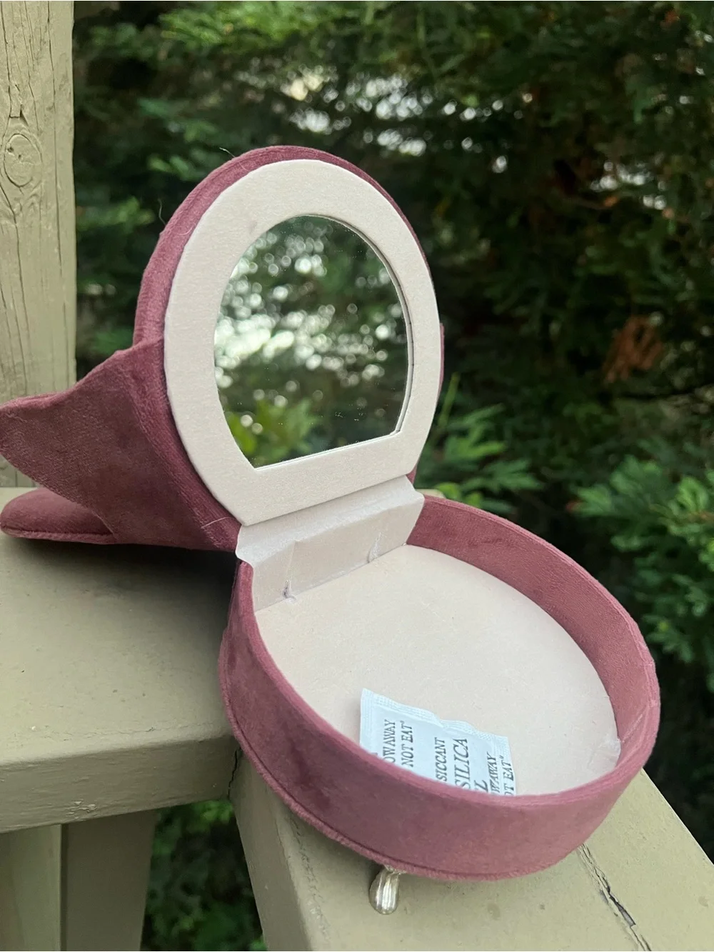 Mauve Velour Heart Chair Jewelry Case